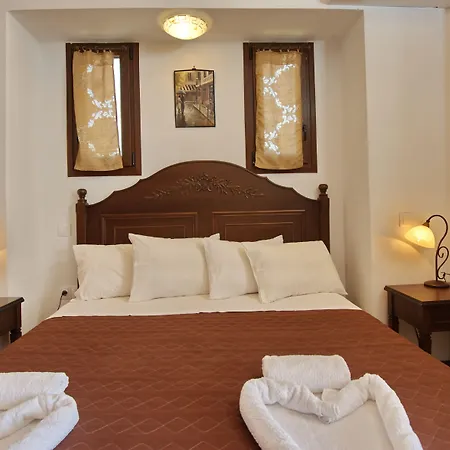 Marilena Apartahotel 3*