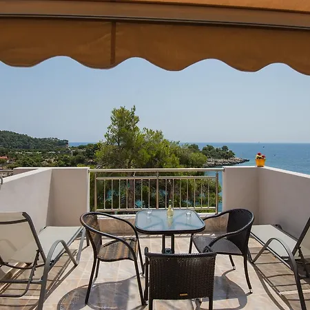 Marilena Hotel apartamentowy Patitiri