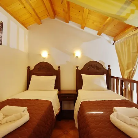 Marilena Apartahotel 3*