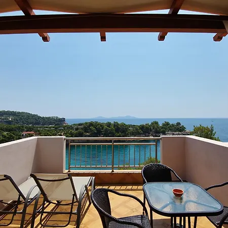 Marilena Apartahotel 3*