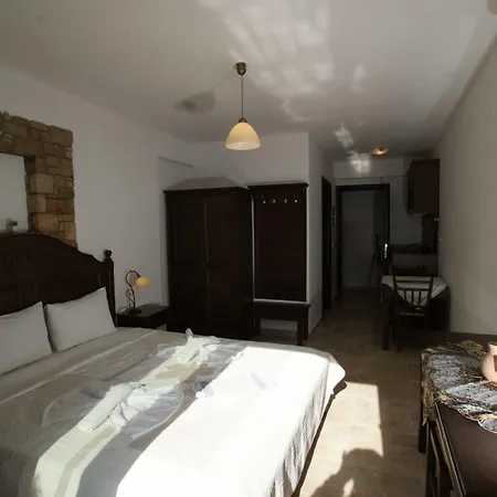 Marilena Apartahotel 3*